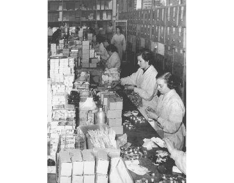 Reparto produttivo di via Pacinotti, inizio anni cinquanta