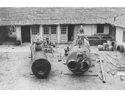 Sostituzione caldaia per produzione vapore con la nuova caldaia cornovaglia di maggiori dimensioni (1946)