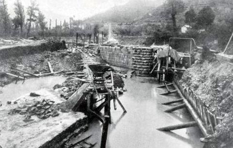 Direttissima Bologna - Firenze: fondazioni del ponte obliquo sul Bisenzio, metà anni venti 