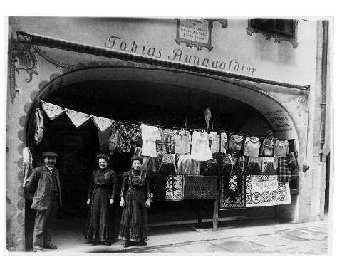 Esterno del negozio (1899)