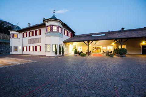 L'attuale sede della Cantina Kurtatsch