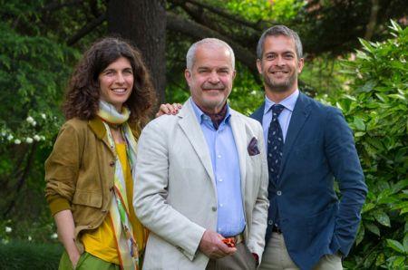 Al centro Maurizio Mantero, Presidente della Mantero Seta SpA, con i due figli: Franco (Amministratore delegato) e Lucia (Direttore marketing)