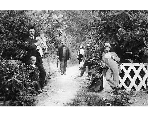Clienti in un momento di relax nel parco (1907)