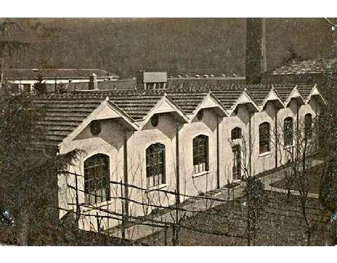Esterno dell'officina, anni cinquanta
