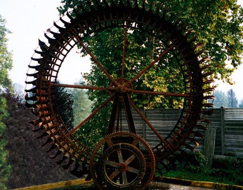 La grande ruota a pale che sostituisce le tre precedenti ruote del Molino Pagani nel 1922