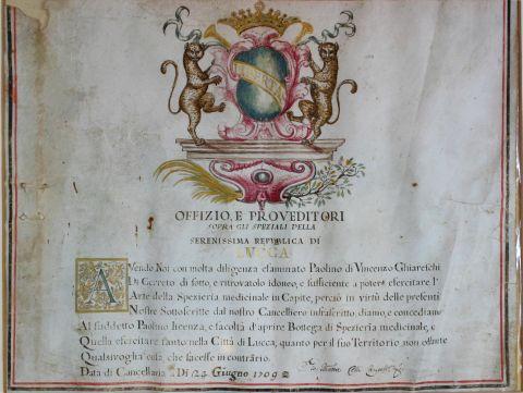 Concessione di "licenza e facoltà d'aprire bottega di Spezieria medicinale" rilasciata dalla Serenissima repubblica di Lucca a Paolino Ghiareschi, 1709