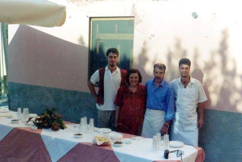 La famiglia Tofanelli che gestisce l'attività oggi