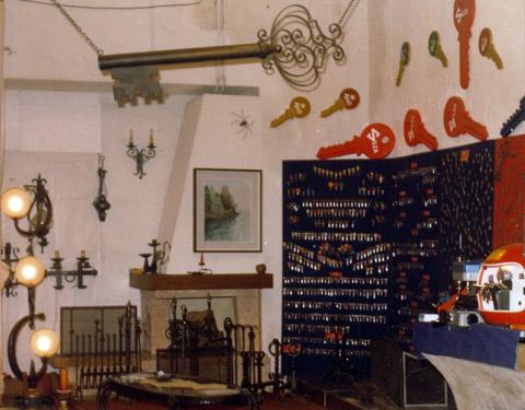Stand di una mostra dell'artigianato (1970 circa)