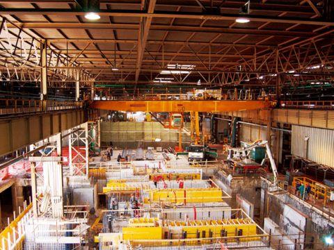L'interno di un capannone dello stabilimento