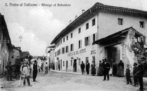 L'albergo in una foto d'epoca