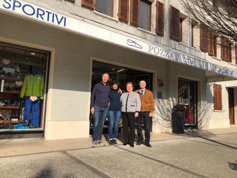 Da sinistra Dario Pozzar con la moglie Rosanna, la mamma Mariuccia e il papà Mario