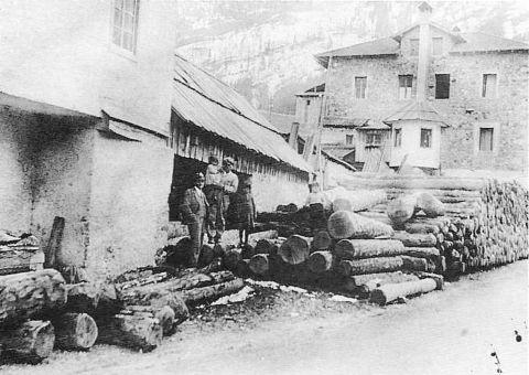 La vecchia segheria di Ottorino De Biasio in piena attività, anni venti