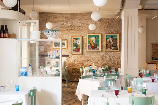 Una sala del ristorante, oggi