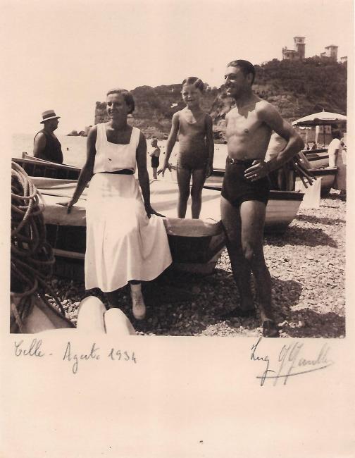 Il difensore della Juventus Umberto Caligaris con la famiglia, 1934