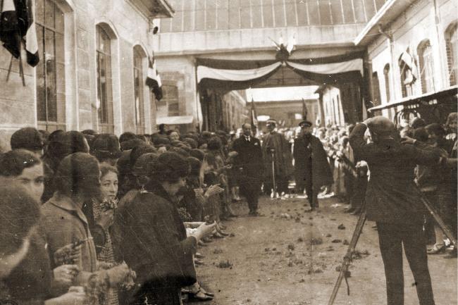 L'ingresso dello stabilimento al ricevimento della visita del principe Umberto di Savoia, 1927  