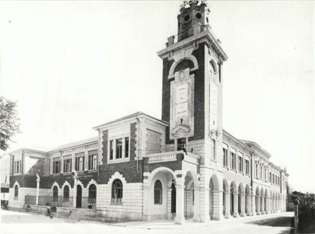 Il monumento ai caduti della Prima Guerra Mondiale realizzato a Voghera nel 1930 