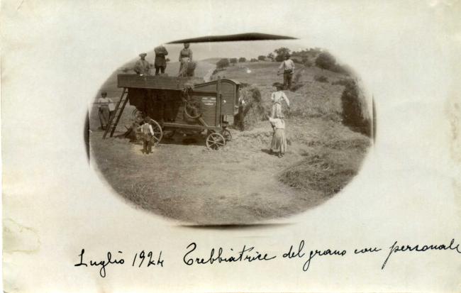 Trebbiatura del grano, 1924