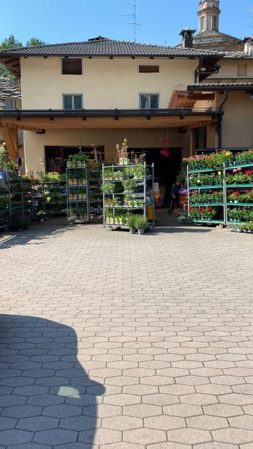 L'entrata dell'attività da via Marconi, Cuneo, oggi