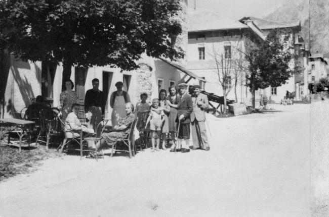 I clienti del bar/albergo, anni Cinquanta