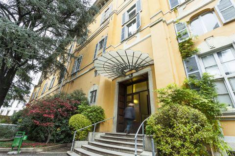 La porta d'ingresso al settore B della clinica