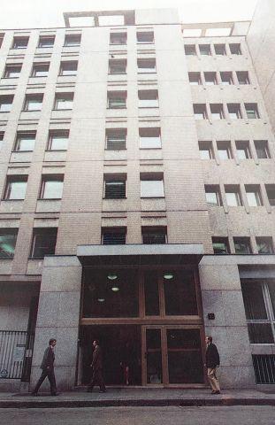 La sede storica di via della Chiusa a Milano