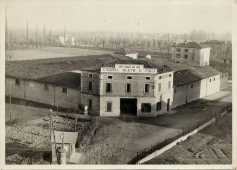 Esterno dell'azienda, 1940