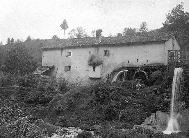 Molino ad acqua dell'azienda, anni Dieci del Novecento