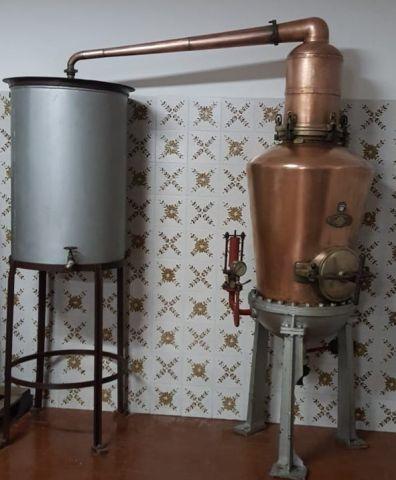Distillatore storico presente all’interno della sede attuale