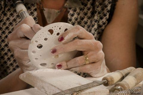 La lavorazione di un oggetto artistico, oggi