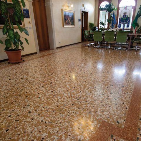 Realizzazione della pavimentazione interna di villa Morosini-Memmo, sede del Municipio di Prata di Pordenone 