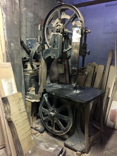 La sega a nastro utilizzata già dall'inizio dell'attività