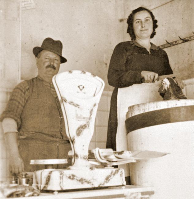 L'interno della bottega, anni Quaranta