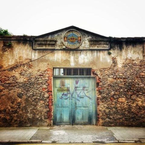 L'ex stabilimento di Santona, oggi monumento di archeologia industriale che riporta l'insegna Abramo Potecorboli