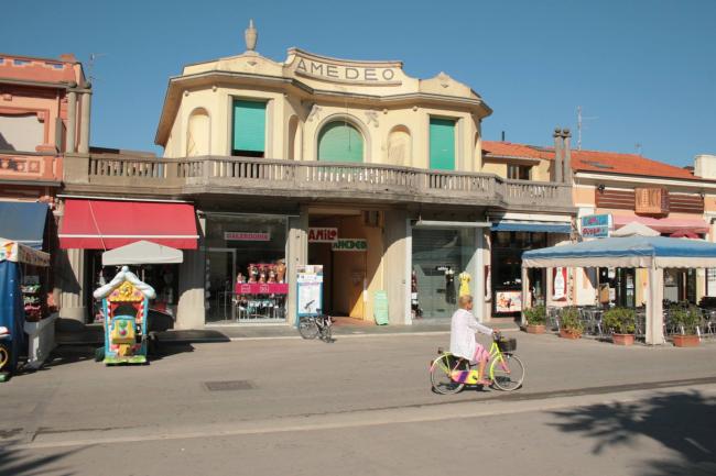 La facciata dello stabilimento, oggi