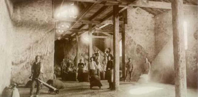 Foto d'epoca dell'interno dello stabilimento di Pescia
