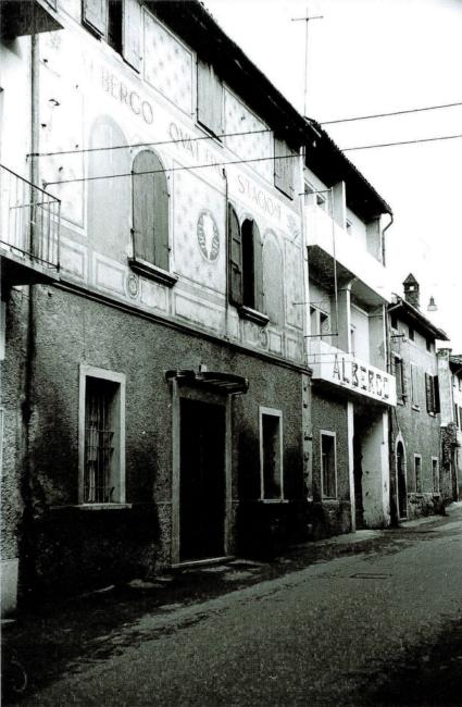 Fotografia storica della facciata dell'albergo