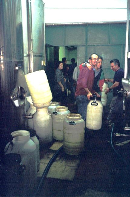 Contenitori dell'epoca per trasporto olio 