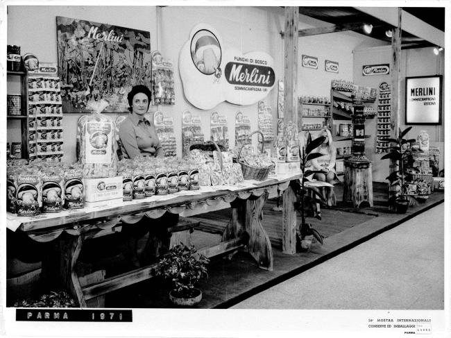 Lo stand alla 26° Mostra internazionale conserve e imballaggi di Parma, 1971 