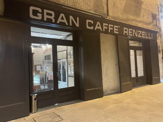 L'esterno dell'esercizio commerciale oggi