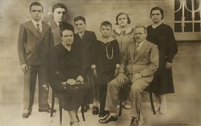 La famiglia Roversi, Medelana, 1927 