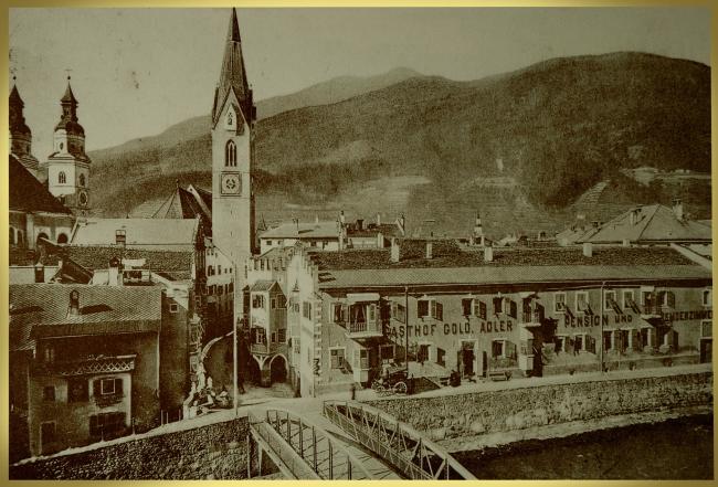 L'albergo Aquila d'oro in via Ponte Aquila a Bressanone,  1910