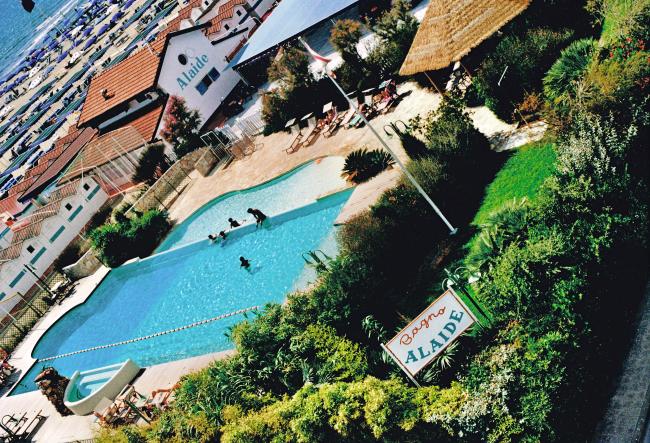 L'ingresso del bagno, 2024
