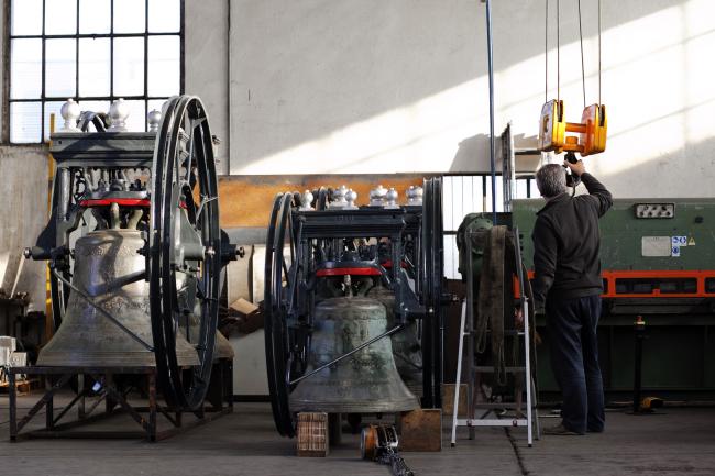 Particolare del reparto restauro delle campane  