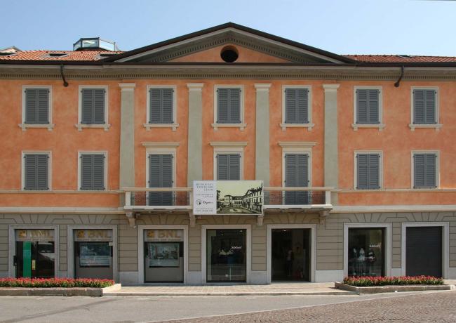 Sviluppo residenziale e commerciale a  Monza in piazza Garibaldi 2, anni Duemila