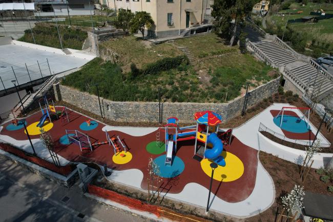 Parco giochi a Rapallo (Ge), la produzione si arricchisce con realizzazioni in alluminio e pavimentazione colata in opera, 2020