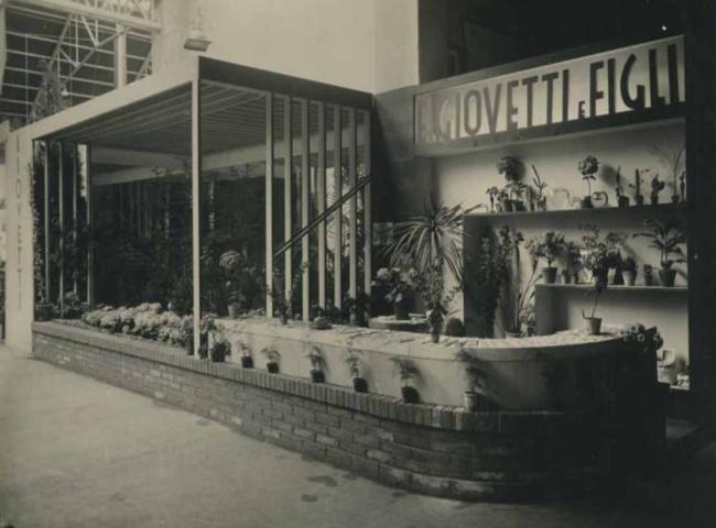 Stand dell'impresa alla fiera annuale di Modena, 1948