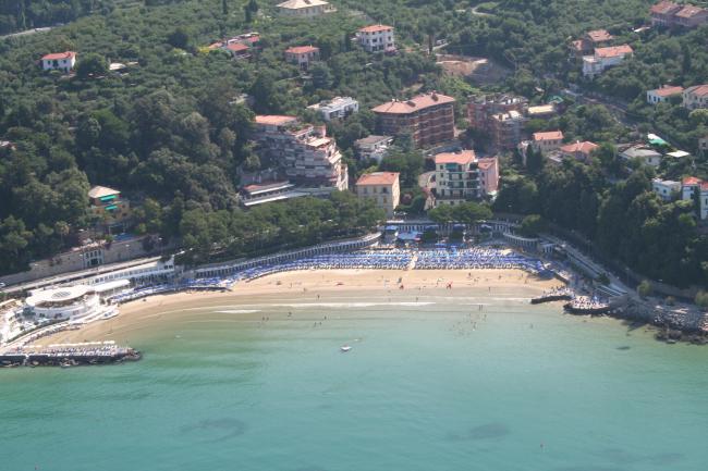 Veduta aerea dello stabilimento balneare