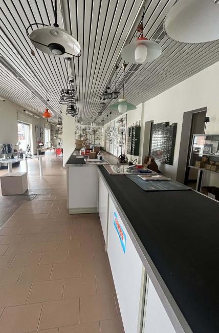 L'interno dell'esercizio commerciale, oggi