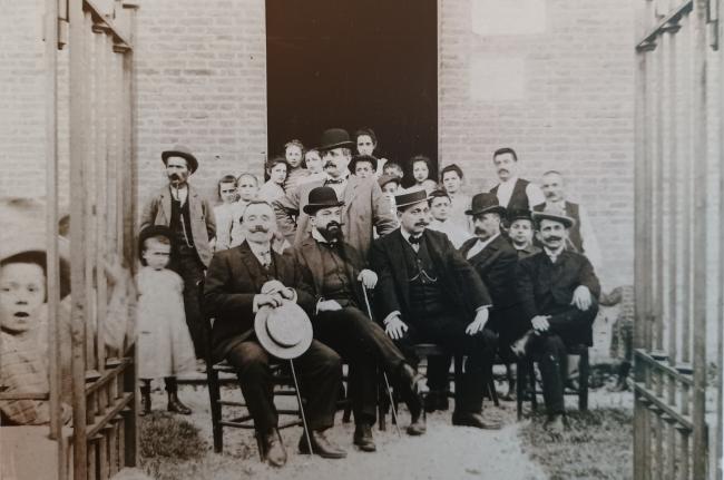 Il primo Consiglio di amministrazione della Risanamento all'inaugurazione di un fabbricato, 1887
