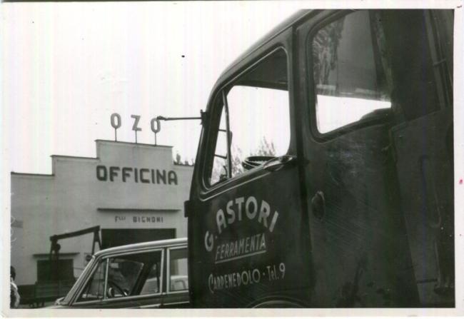 Storico camion adibito alle consegne, anni Cinquanta